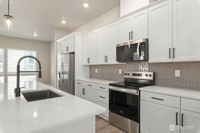 6609 S 128th Street, Seattle, WA 98178