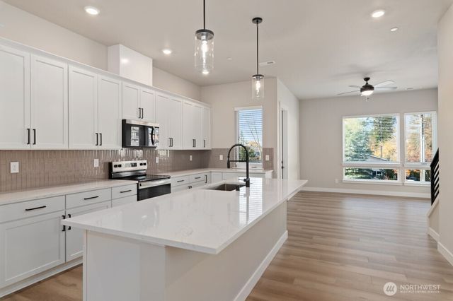 6609 S 128th Street, Seattle, WA 98178