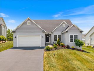 3758 Malibu Hills Drive, Camillus, NY 13209