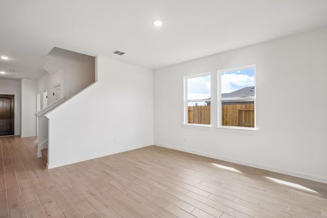 654 Daniel Lakes Lane, Dayton, TX 77535