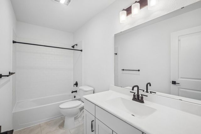 654 Daniel Lakes Lane, Dayton, TX 77535