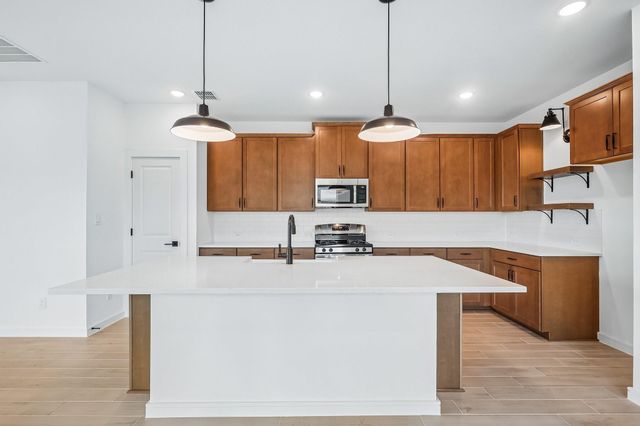 654 Daniel Lakes Lane, Dayton, TX 77535