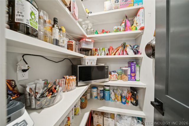 9248 E 80th Place, Tulsa, OK 74133