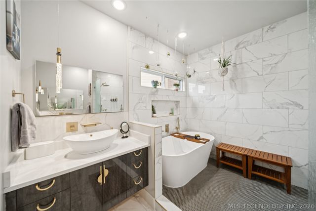 9248 E 80th Place, Tulsa, OK 74133