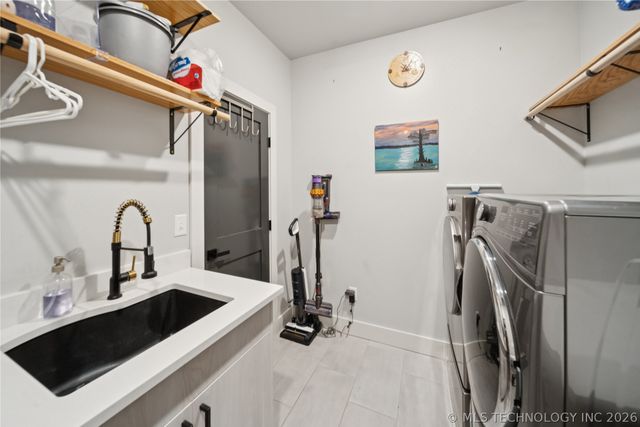 9248 E 80th Place, Tulsa, OK 74133