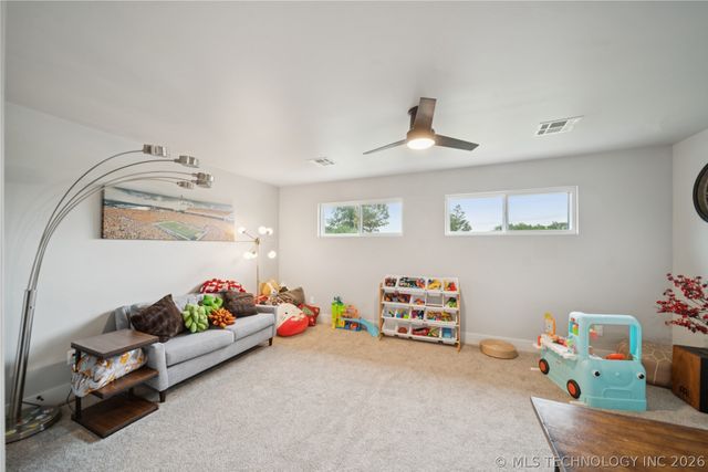 9248 E 80th Place, Tulsa, OK 74133