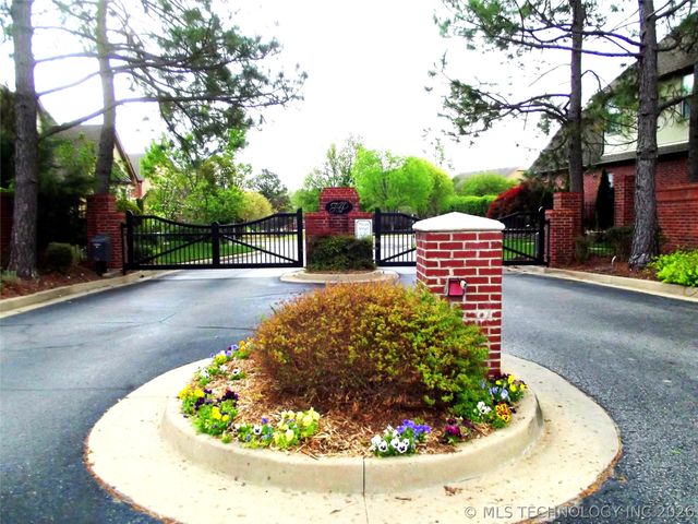 9248 E 80th Place, Tulsa, OK 74133