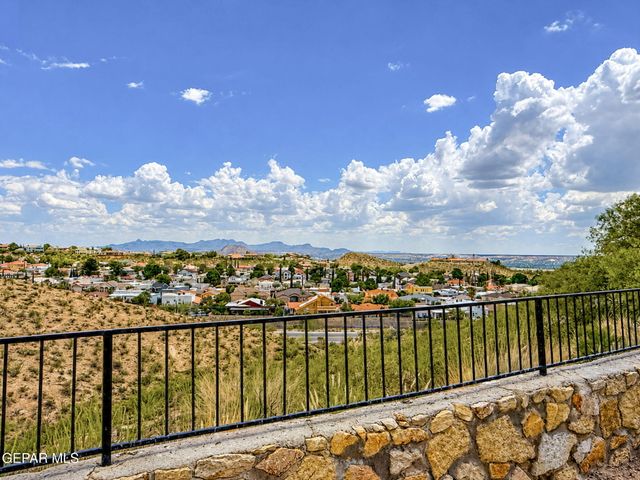 6520 CALLE BONITA Lane, El Paso, TX 79912