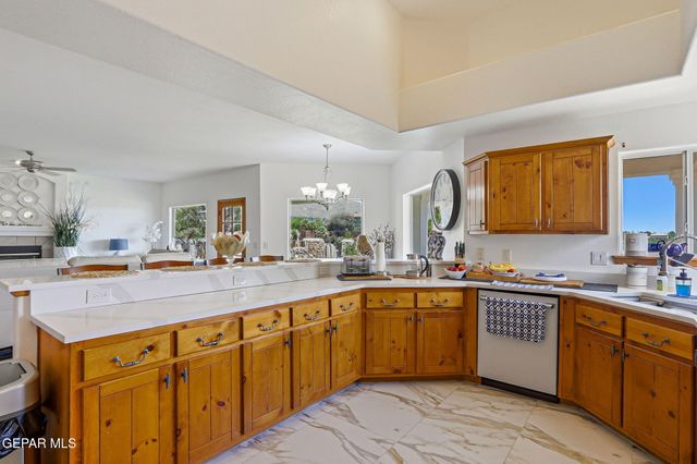 6520 CALLE BONITA Lane, El Paso, TX 79912