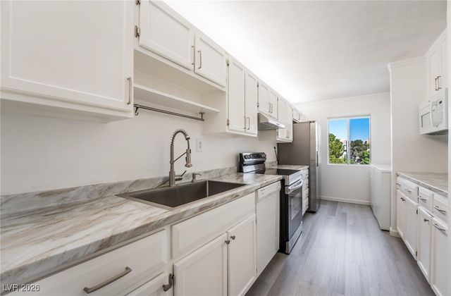 730 South Royal Crest Circle 444, Las Vegas, NV 89169