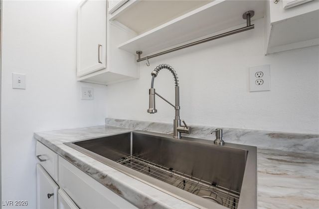 730 South Royal Crest Circle 444, Las Vegas, NV 89169