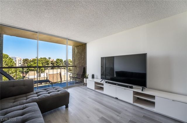 730 South Royal Crest Circle 444, Las Vegas, NV 89169