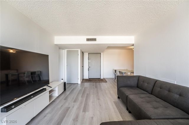 730 South Royal Crest Circle 444, Las Vegas, NV 89169