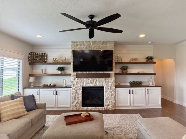 1350 NW Brooks Drive, Waukee, IA 50263
