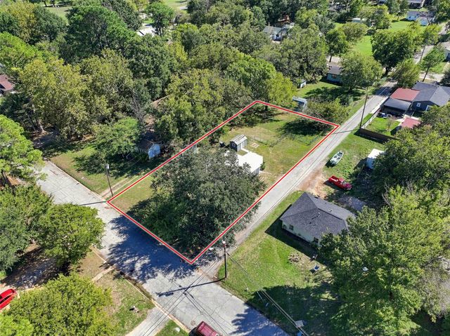 2530 W Elm Street, Denison, TX 75020