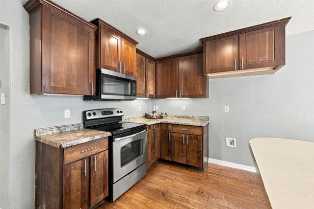 2530 W Elm Street, Denison, TX 75020