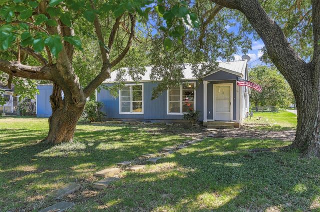 2530 W Elm Street, Denison, TX 75020