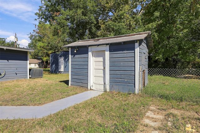 2530 W Elm Street, Denison, TX 75020