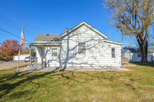 114 N Delmar Avenue, Hartford, IL 62048