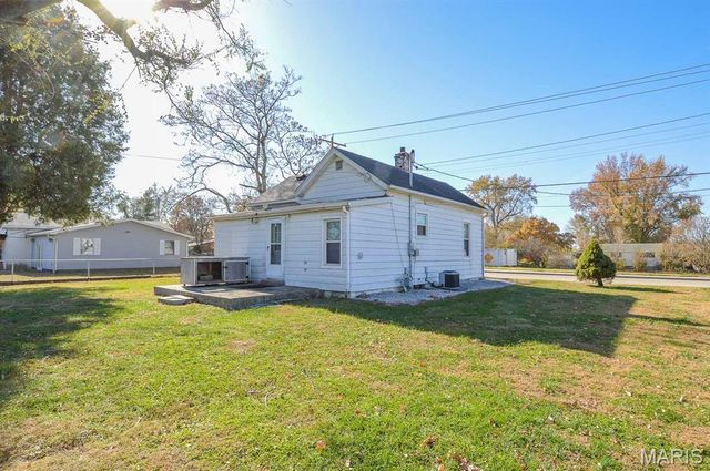 114 N Delmar Avenue, Hartford, IL 62048