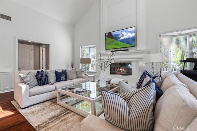 2401 Clay, Newport Beach, CA 92663