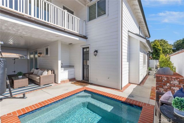 2401 Clay, Newport Beach, CA 92663
