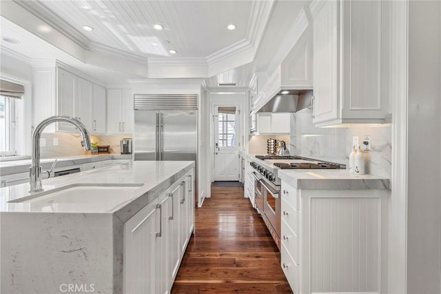 2401 Clay, Newport Beach, CA 92663