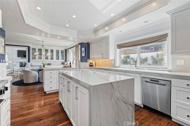 2401 Clay, Newport Beach, CA 92663