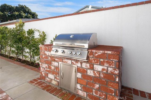 2401 Clay, Newport Beach, CA 92663