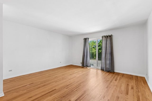 140 Green Bay Road 2W, Glencoe, IL 60022