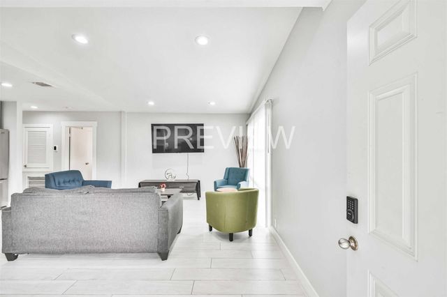 7522 Dearborn Street, Houston, TX 77055