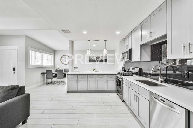 7522 Dearborn Street, Houston, TX 77055