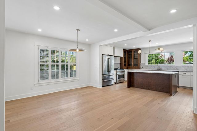 2 Gadsden Street B, Charleston, SC 29401