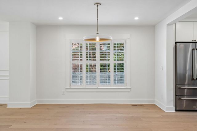 2 Gadsden Street B, Charleston, SC 29401