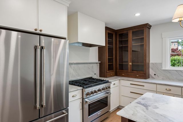 2 Gadsden Street B, Charleston, SC 29401