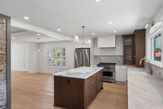 2 Gadsden Street B, Charleston, SC 29401