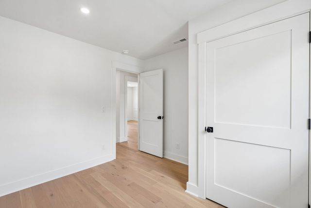 2 Gadsden Street B, Charleston, SC 29401
