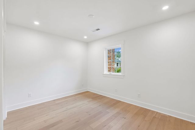 2 Gadsden Street B, Charleston, SC 29401