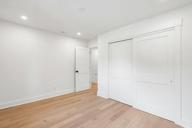 2 Gadsden Street B, Charleston, SC 29401