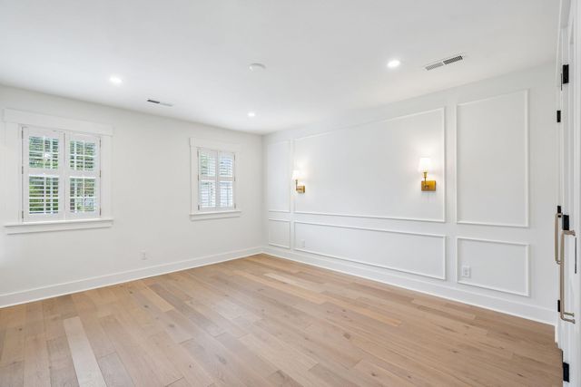 2 Gadsden Street B, Charleston, SC 29401