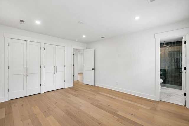 2 Gadsden Street B, Charleston, SC 29401