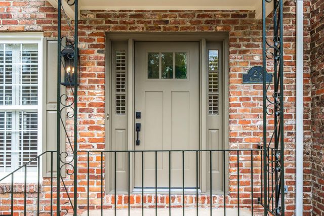 2 Gadsden Street B, Charleston, SC 29401