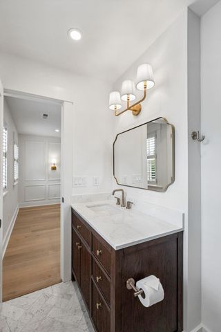 2 Gadsden Street B, Charleston, SC 29401