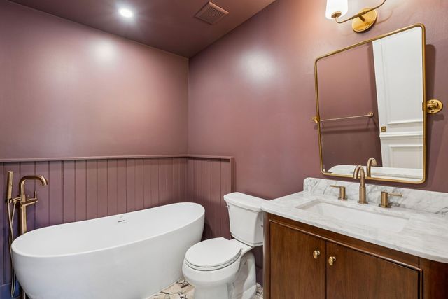 2 Gadsden Street B, Charleston, SC 29401