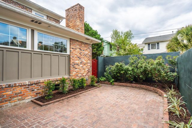 2 Gadsden Street B, Charleston, SC 29401