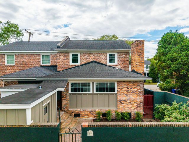 2 Gadsden Street B, Charleston, SC 29401