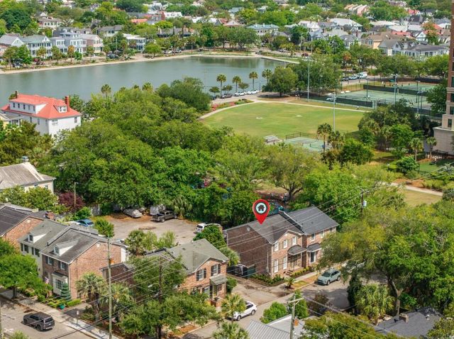 2 Gadsden Street B, Charleston, SC 29401