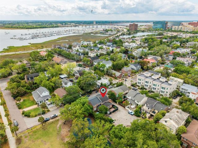 2 Gadsden Street B, Charleston, SC 29401