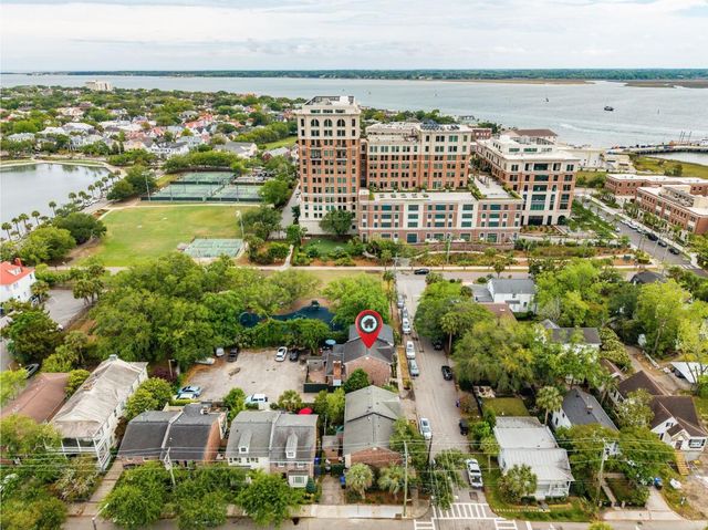 2 Gadsden Street B, Charleston, SC 29401