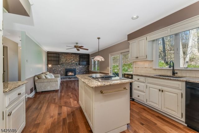 296 Andersen Rd, Holland Twp., NJ 08848